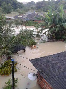 O bairro Guaraciaba, que fica próximo ao Tobogã, amanheceu inundado. Foto: Internauta Jo Andrade