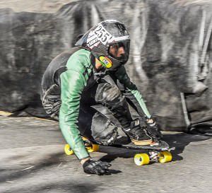 O serrano de apenas 16 anos Weyder Nascimento é Campeão Mundial Júnior no DownHill Speed ( Skate de Velocidade). Foto: Divulgação