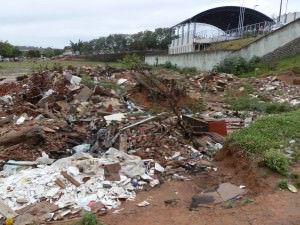 Entulho e lixo em Planalto Serrano