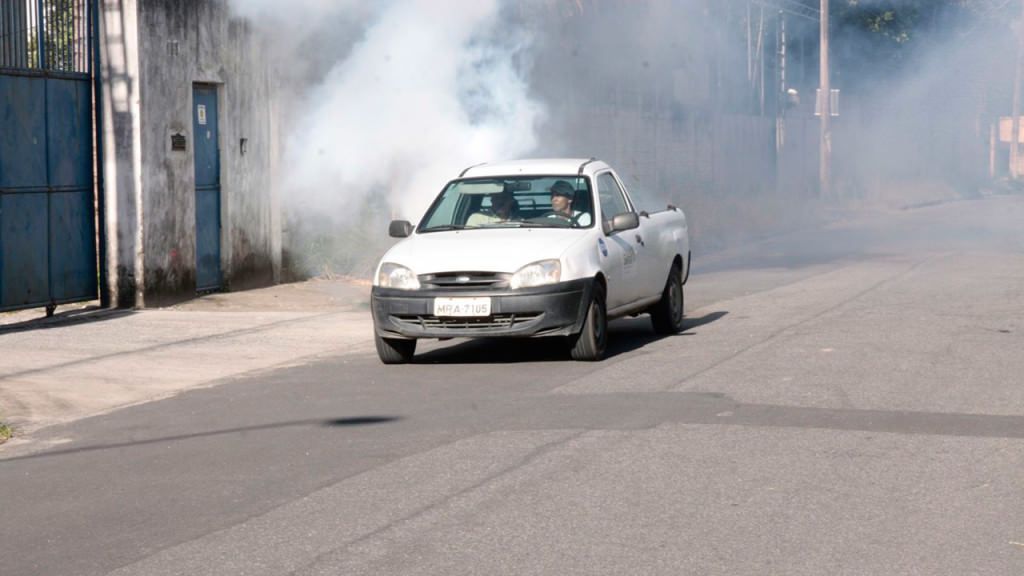 Carro 'Fumacê' - Serra ES