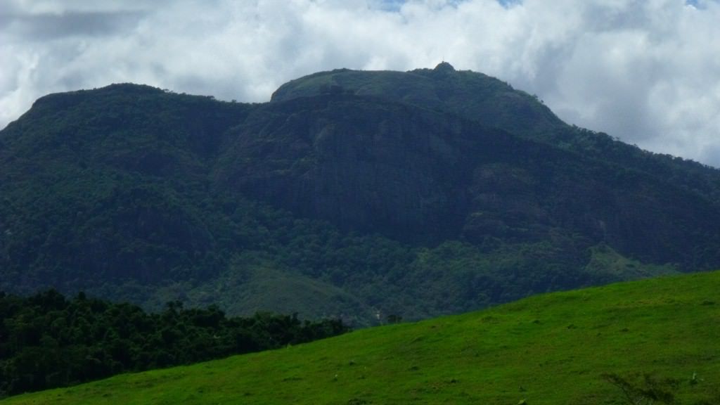 O Mestre Álvaro visto da região do Queimado - Serra, ES