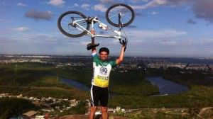 Lindomar é morador de Colina de Laranjeiras e atua como árbitro de ciclismo há dois anos. Foto: Divulgação/Arquivo pessoal