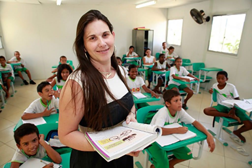 Inscrições para professores são até o dia 29 e o salário é de R$1,9 mil. Foto: Divulgação
