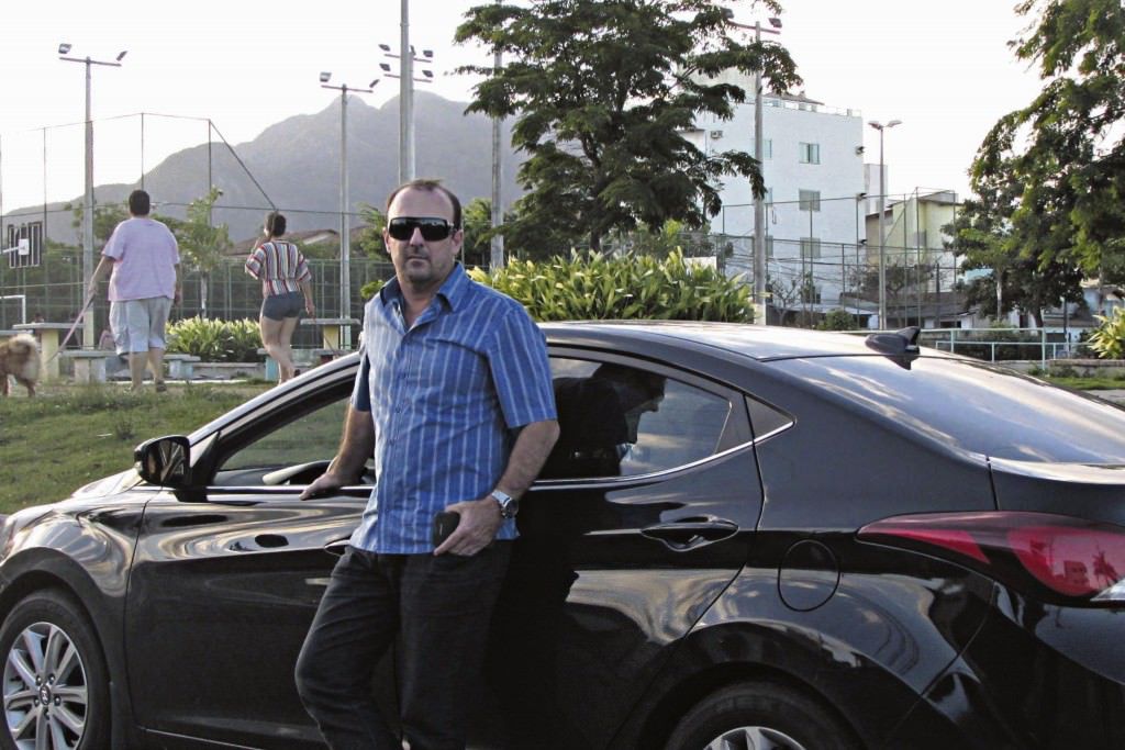 Anderson Mendonça comparou o preço em 3 cidades e ficou impressionado com a diferença, mas acabou fazendo o seguro na Serra. Foto: Fabio Barcelos