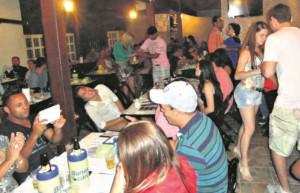 A medida é polêmica e vem gerando críticas de comerciantes e frequentadores dos bares e casas noturnas. Foto: Divulgação