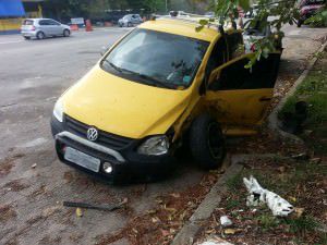 Cross Fox cujo motorista teria feito uma ultrapassagem indevida e provocado o acidente. Foto: Eci Scardini