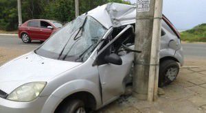 Segundo policial que atendeu a ocorrência, motorista tentou desviar de outro carro que invadiu a contramão. Foto: Divulgação / Cabo Vasconcelos