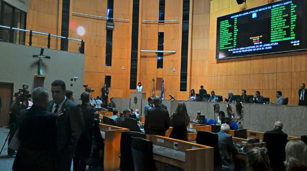 Deputados reconduziram Theodorico Ferraço à Presidência. Foto: Assessoria/Bruno Lamas
