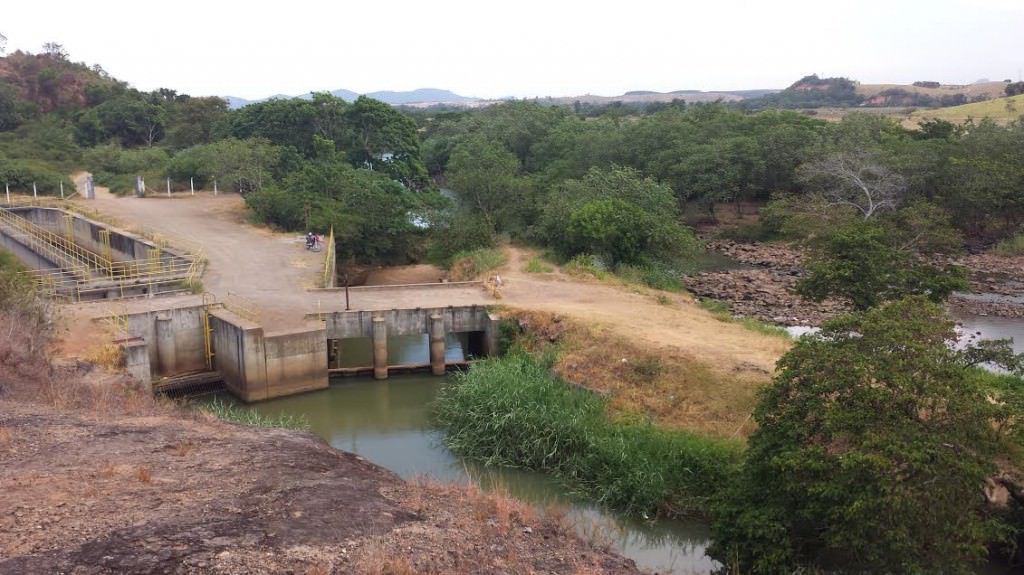 Captação no rio Santa Maria no distrito do Queimado: Vazão do manancial está com pouco mais de 8% da média histórica para a época. Foto: Bruno Lyra