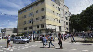 Trânsito, falta de ônibus, assaltos e até estupros assustam estudantes. Foto: Fábio Barcelos