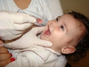 A vacinação é para crianças de seis a 11 meses. No Brasil, o surto está acontecendo no Ceará. Foto: Divulgação
