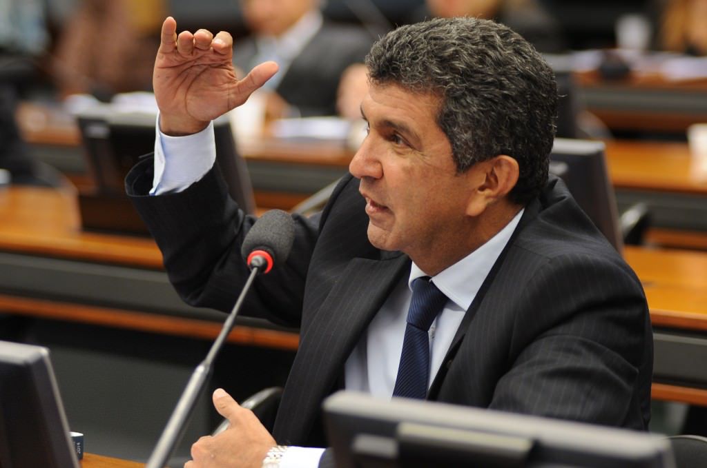 Vidigal preferiu não comentar o assunto.