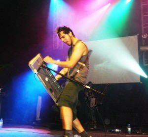 O músico é referência em teclados no Brasil. Foto: Divulgação