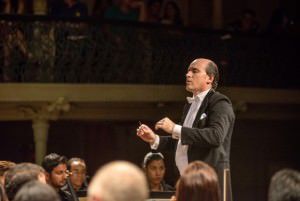 Maestro Helder Trefzger é o regente da Orquestra. Foto: Divulgação