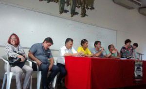 Os professores permitiram que Audifax colocasse propostas durante a assembleia. Foto: Divulgação/Sindiupes  