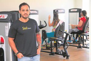 "Percebi que havia demanda e hoje a academia e hoje a academia completa 11 dias e já conta com mais de 200 alunos", diz Thiago Borges. Foto: Edson Reis 