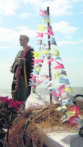 A cortada do mastro é o pontapé inicial dos festejos, que começam nesse domingo (14). Foto: Divulgação