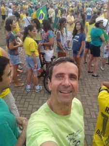 O defensor público Eduardo Salume é presença frequente nos atos promovidos pelos capixabas. Foto: Reprodução Facebook