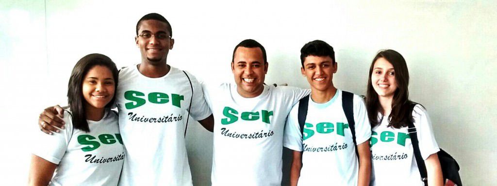 Equipe de professores do projeto Ser Universitário. Foto Divulgação