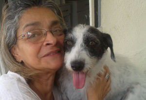 Ácima com uma de suas abrigadas. Foto: Divulgação