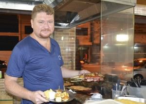 Alemão está a frente do bar que já é uma tradição na noite de Laranjeiras. Foto: Ana Paula Bonelli