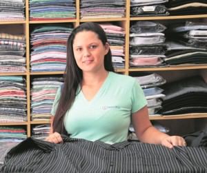 VENDEDORA de loja de roupa em Laranjeiras: CPMF pode provocar mais um baque no setor de comércio do município, que já sofre com a crise
