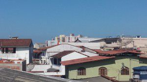 Céu azul na tarde desta sexta (03) em Laranjeiras: calorão 'bombando'  na Serra e no ES. Foto: Bruno Lyra