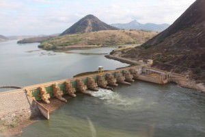 O rompimento das barragens despejou no Rio Doce resíduos que estavam represados em Minas Gerais. Foto: Divulgação