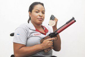 Eloisa é a primeira mulher a trazer uma medalha para o Estado de tiro esportivo. Foto: Edson Reis