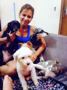 Adriana cuida de 46 cães em Cidade Continental. Foto: Divulgação