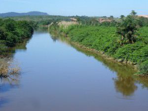 O rio Santa Maria na divisa entre a Serra e Vitória, às margens da Rodovia do Contorno. Foto: Arquivo TN/Bruno Lyra