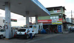 Num dos postos de Nova Almeida, assim como nos de Jacaraípe, a gasolina está R$ 3,99. Foto: Divulgação / Internauta 