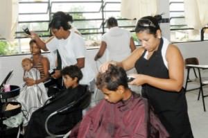 Para cabeleireiro assistente são 40 vagas. Foto: Divulgação EBC