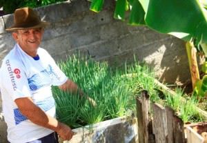 Zé Bodoque faz questão de manter sua horta e pomar há 35 anos em Jardim Bela Vista. Foto: Edson Reis