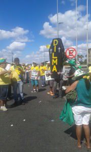 Manifestantes capixabas em Brasília defendem a saída da presidente Dilma. Foto: Reprodução Facebook
