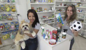 A Bicho Mimado é uma empresa completa: tem desde rações e acessórios à atendimento veterinário. Foto: Fábio Barcelos