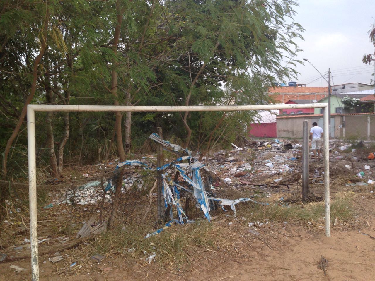 A assessoria de imprensa da Prefeitura frisou que o local é limpo periodicamente . Foto: Renato Ribeiro