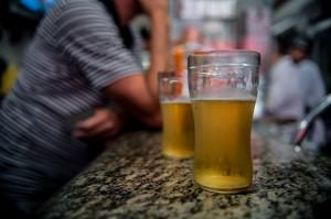 Dados apontam que 1 em cada 7 famílias brasileiras tem alguém com problemas significativos em relação ao álcool. Foto: Divulgação Agência Brasil