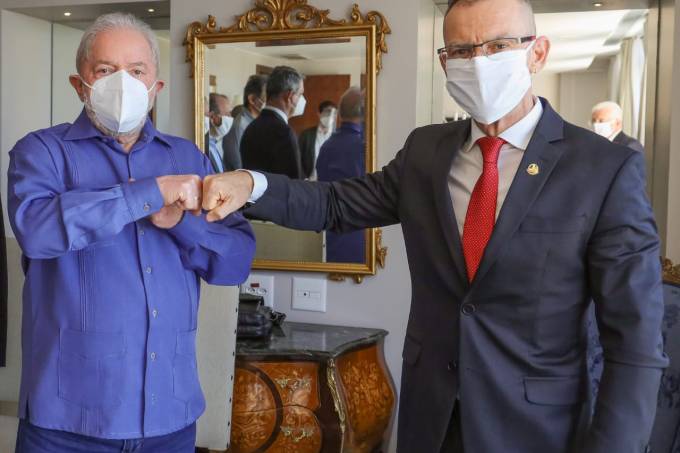 WhatsApp Image 2021-05-04 at 1.14.08 PM Lula e Contarato