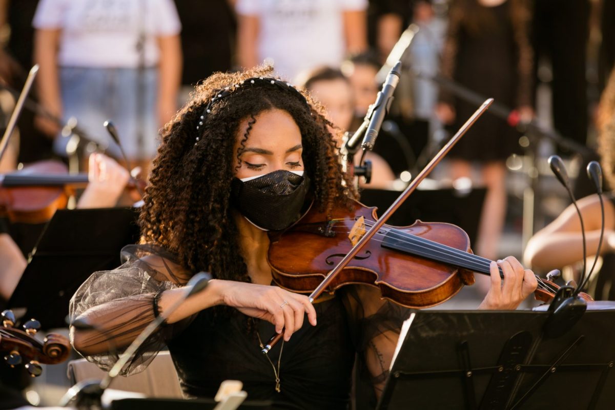 Integrante do quarteto de cordas da Orquestra de mulheres do ES - Divulgação