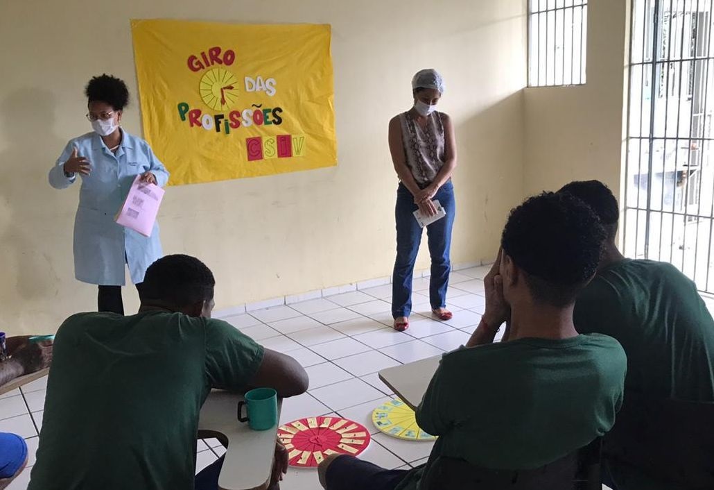 pedagoga e assistente social