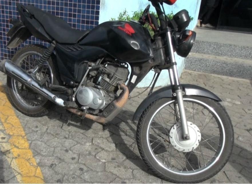 Motocicleta com placa do Grau é apreendida no Pedreira