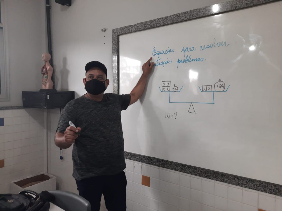 Professor Alex Bulhoes