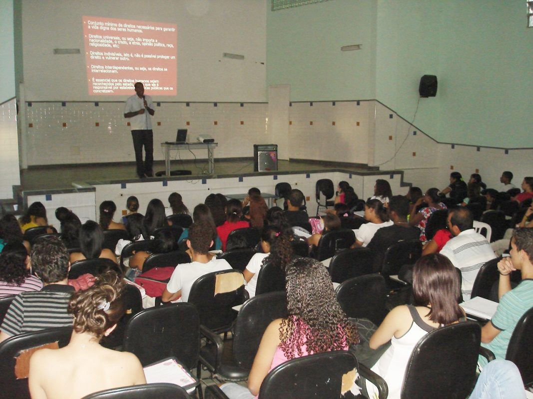 Professor Roberto Carlos