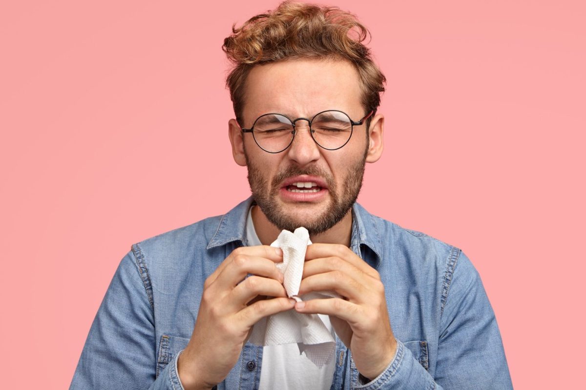 Jovem faz tratamentos em casa para combater a gripe - foto Freepik