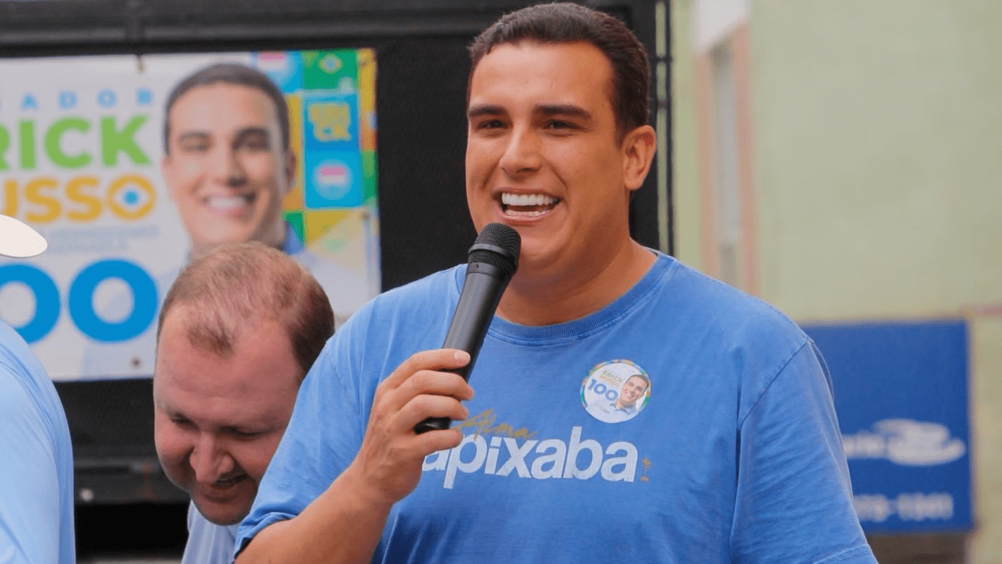 9F87135C-7F3D-40F4-A7D1-35C91BE52B18