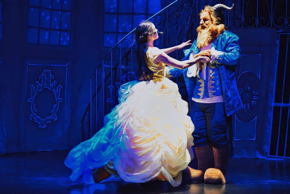 Dourado A Bela e a Fera Vitória