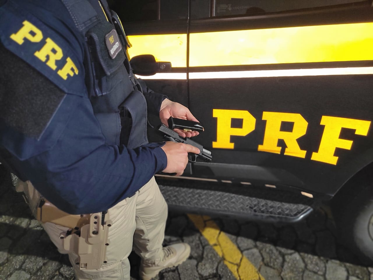 6517B561-9834-4AE1-8D8C-2867A983EA46