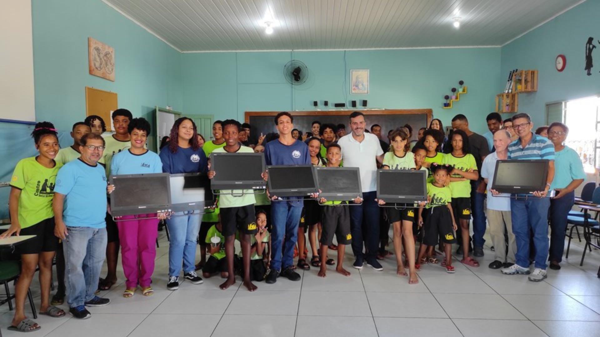 computadores Detran Serra