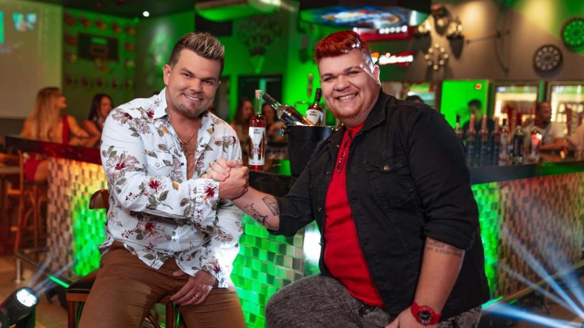 Serras PH Dias präsentiert einen Hit, der zusammen mit Alemão do Forró aufgenommen wurde